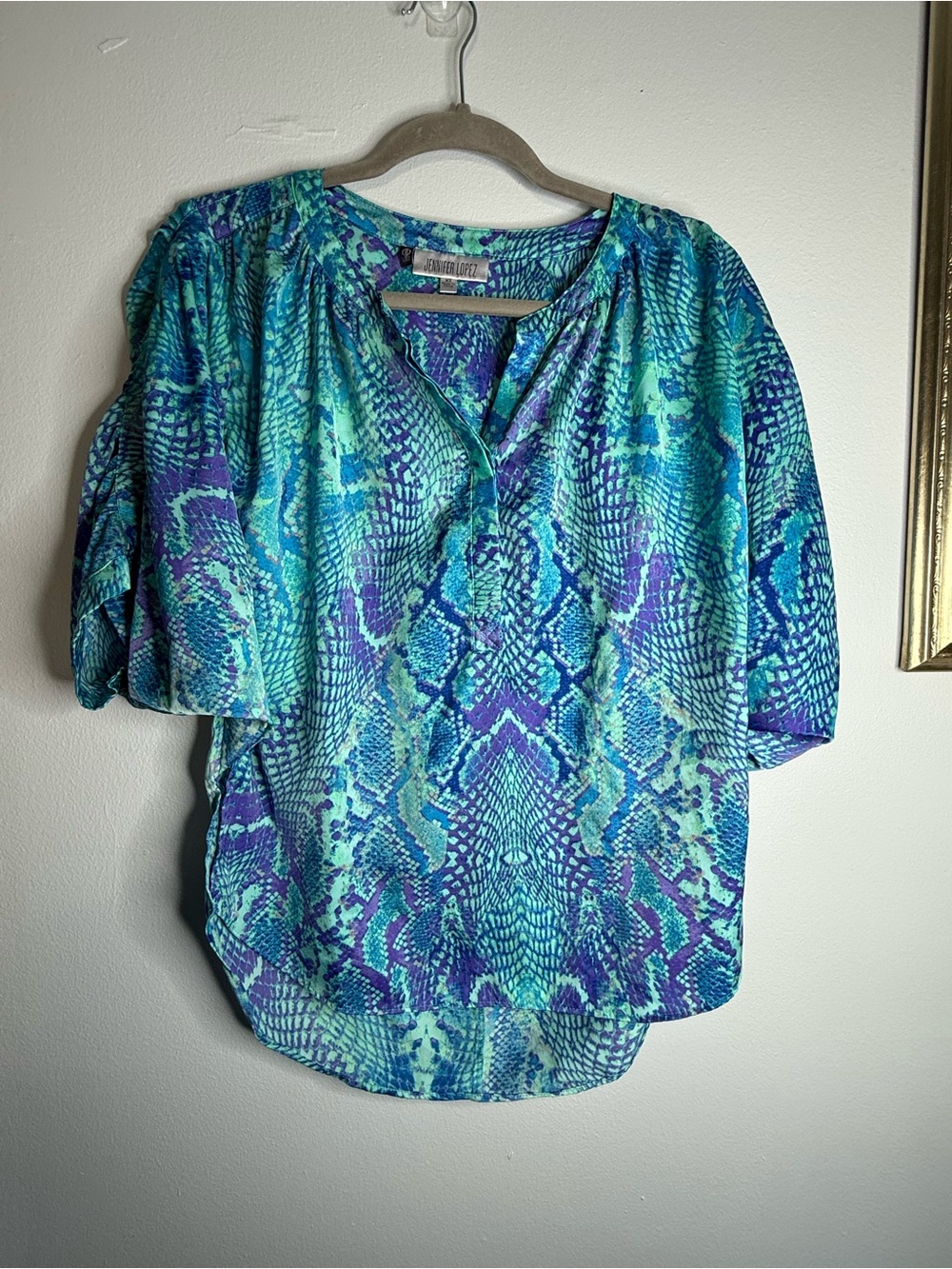 Jennifer Lopez Teal & Blue Snake-Print Peasant Blouse